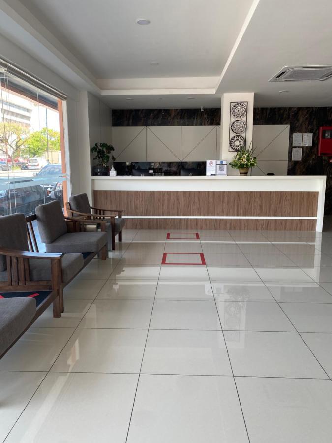 Walk In Hotel Kota Kinabalu Exterior foto